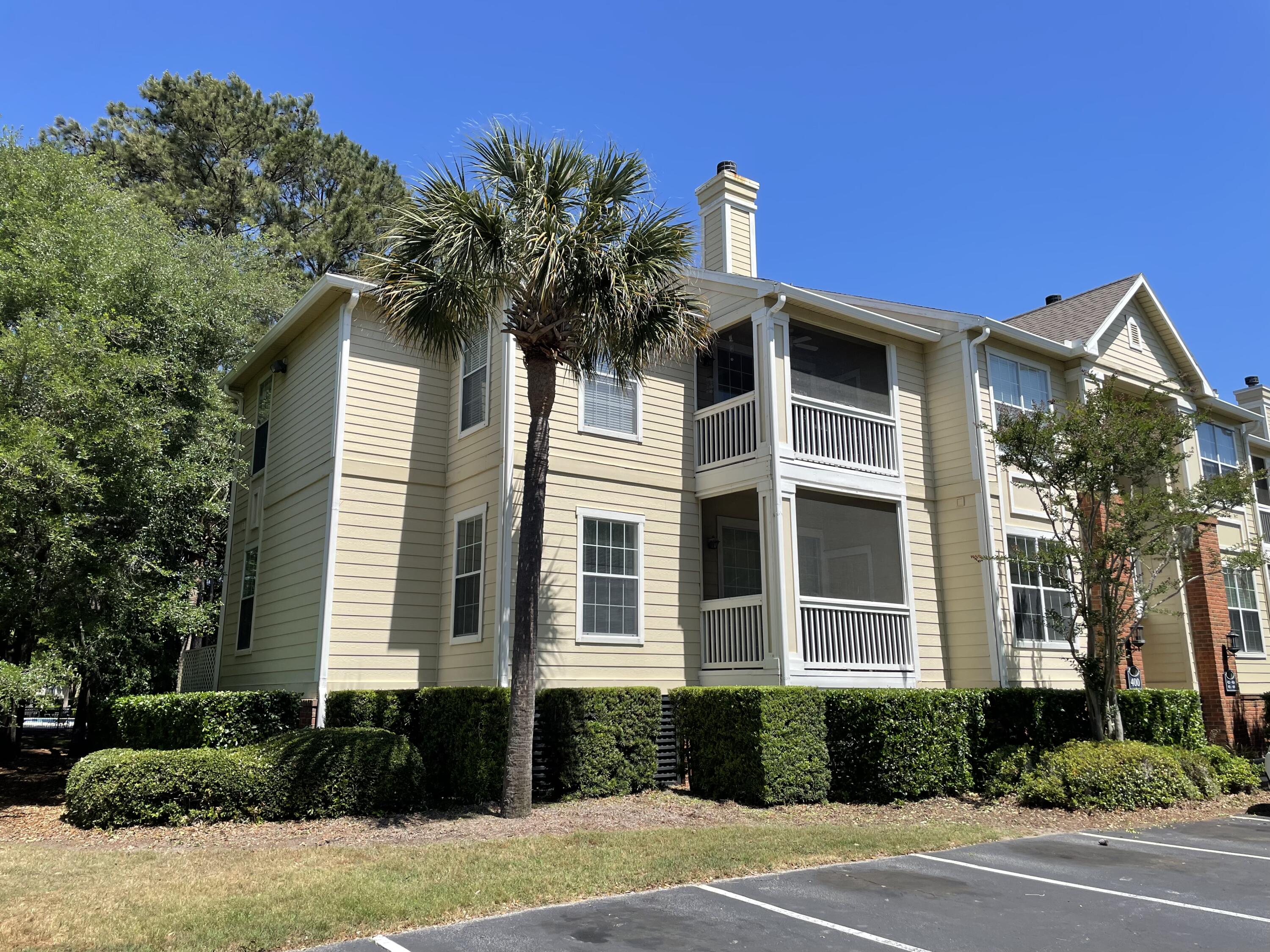 1600 Long Grove Drive Unit 411