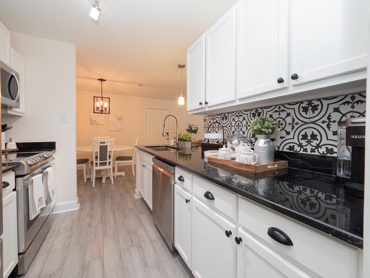 2011 N Hwy 17 # 2300l