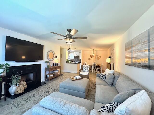 2011 N Hwy 17 # 2300l