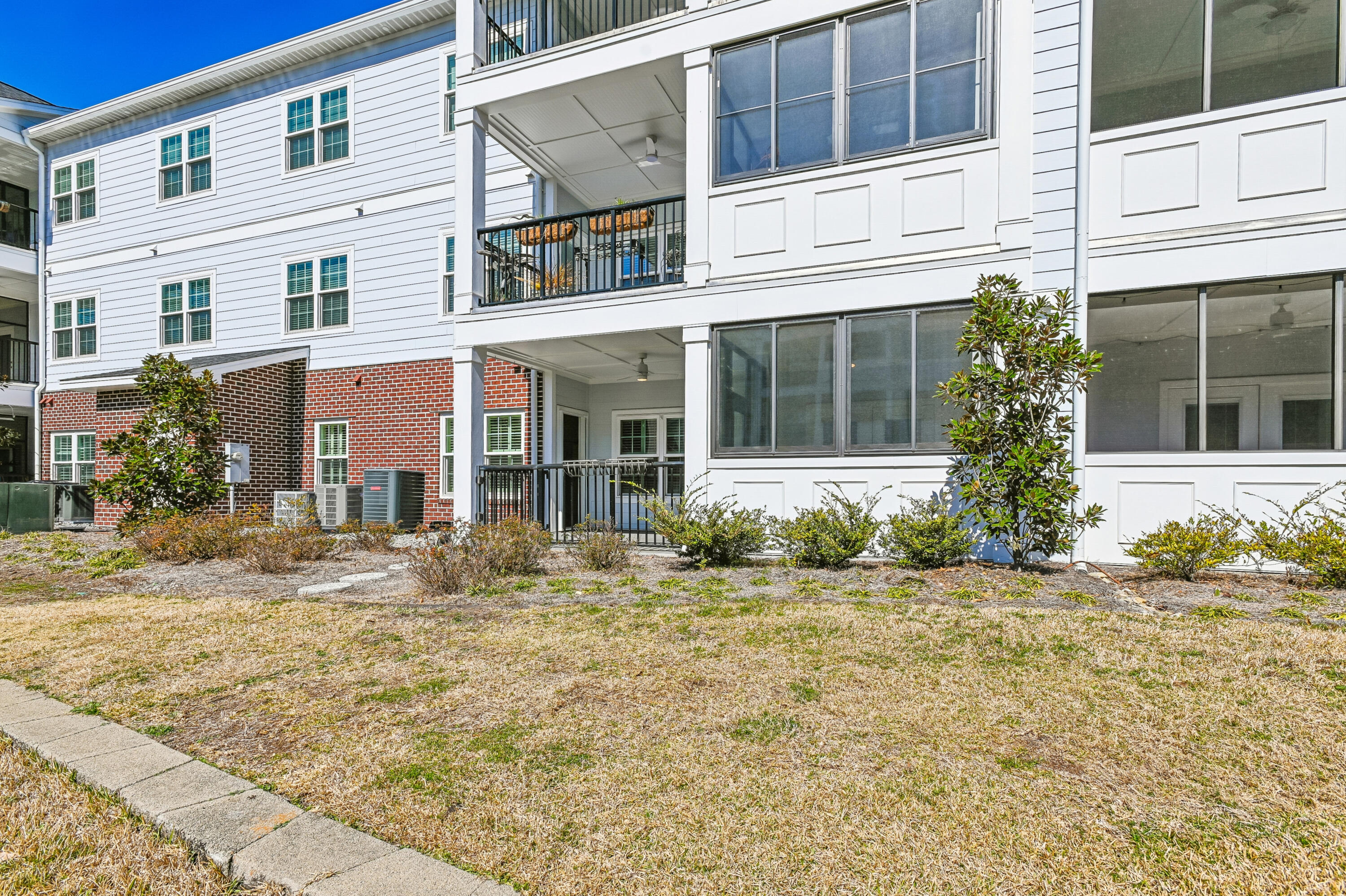 1025 Riverland Woods Place # 305