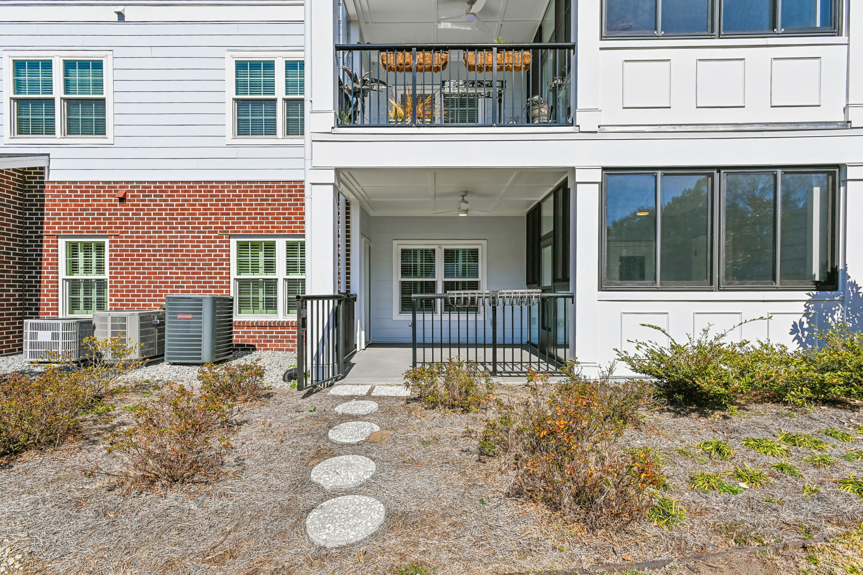 1025 Riverland Woods Place # 305