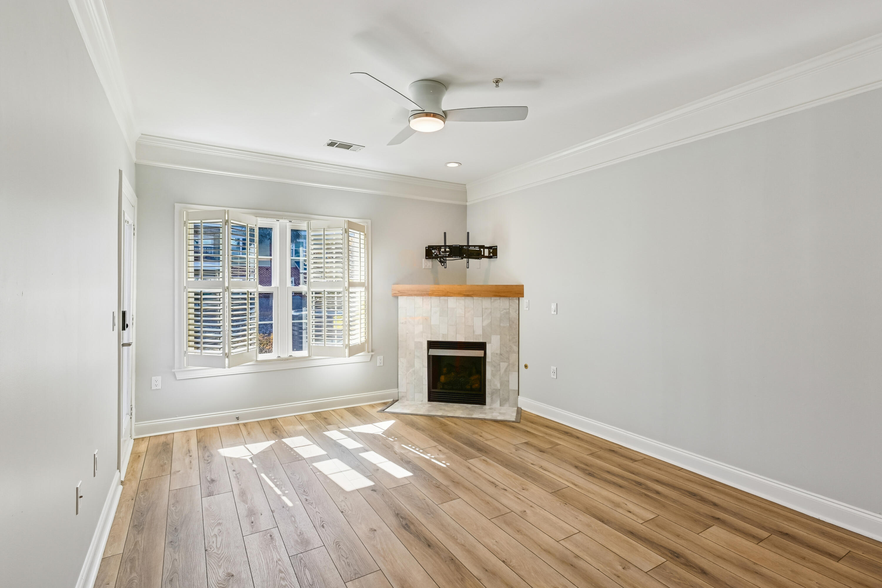 1025 Riverland Woods Place # 305