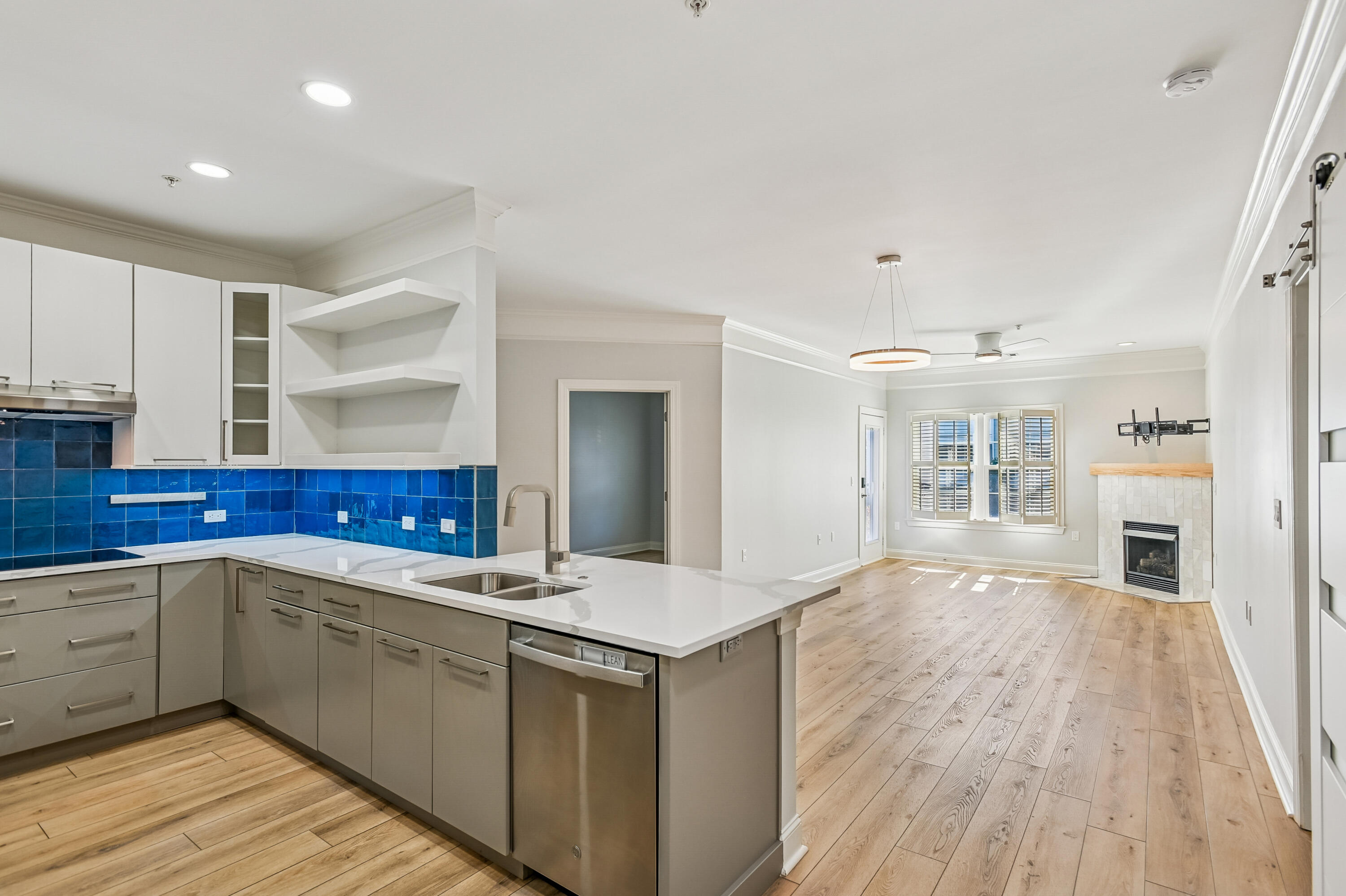 1025 Riverland Woods Place # 305