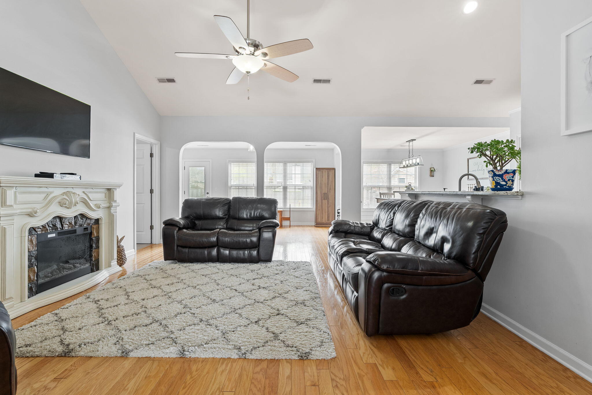 122 Thousand Oaks Circle