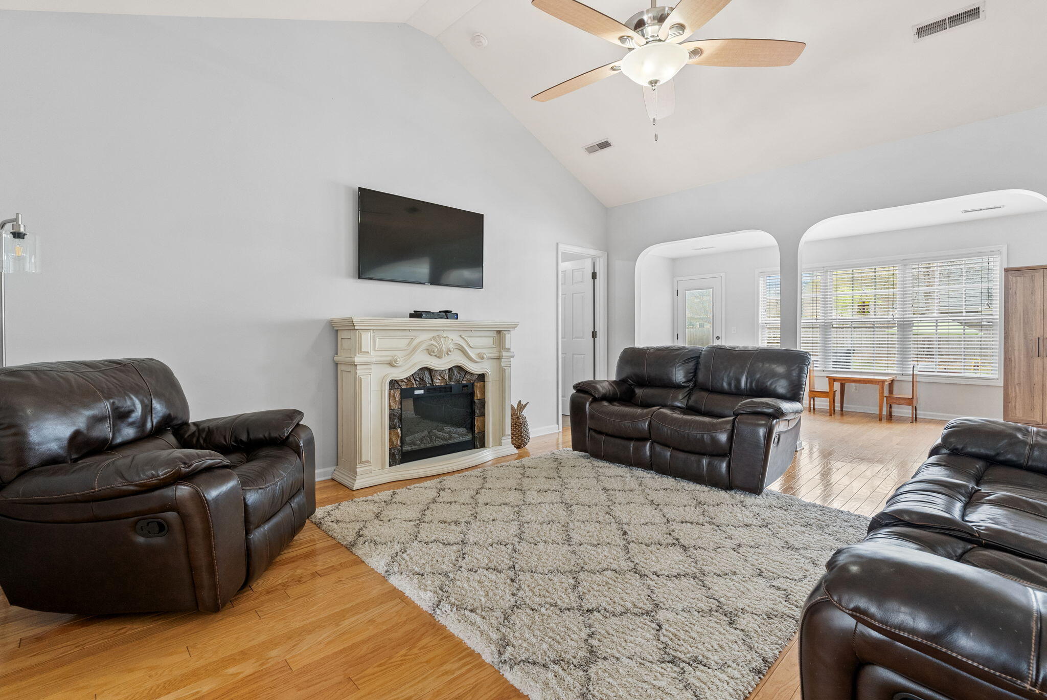 122 Thousand Oaks Circle