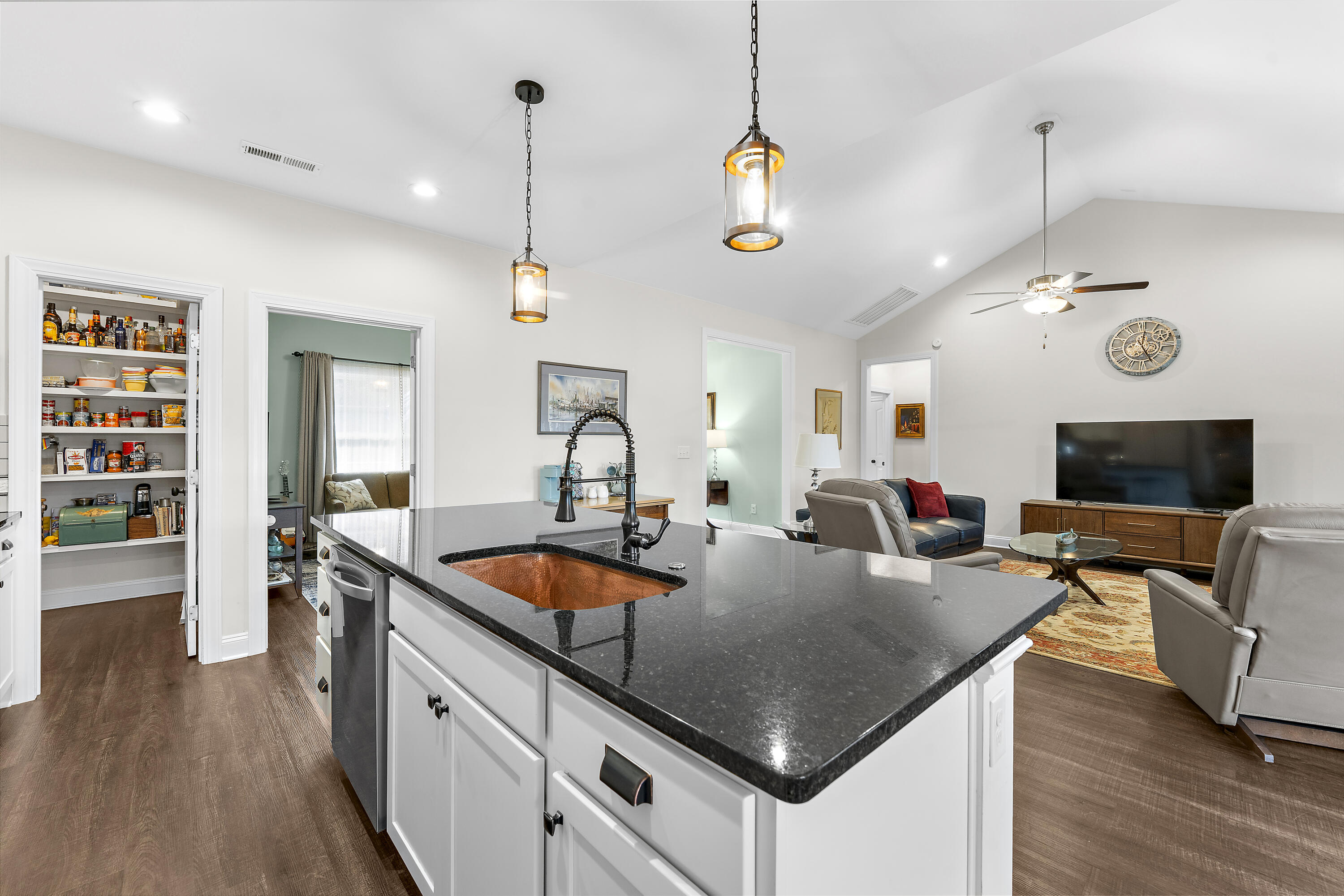 2551 Wedgefield Road