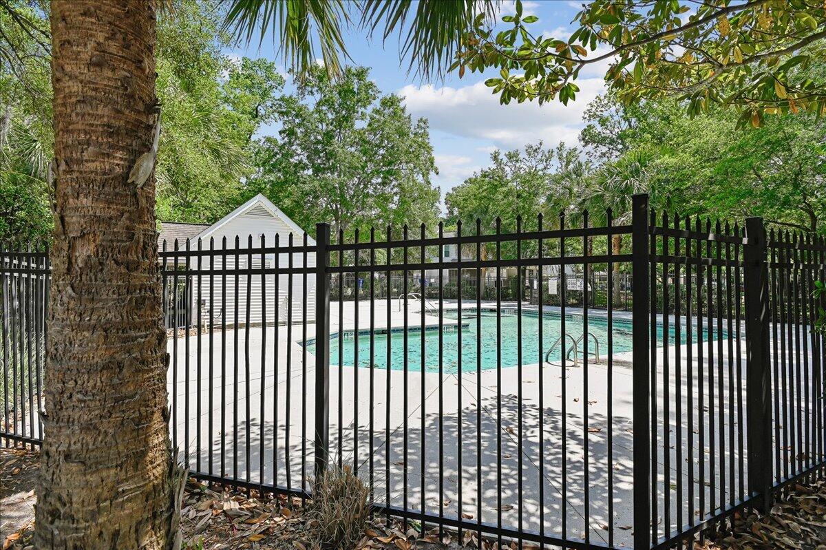 7948 Shadow Oak Drive