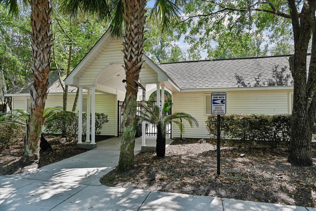 7948 Shadow Oak Drive