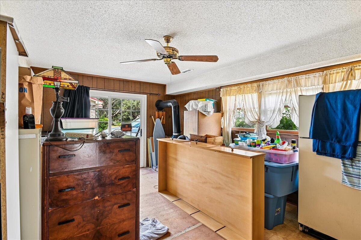 1263 Honeysuckle Lane