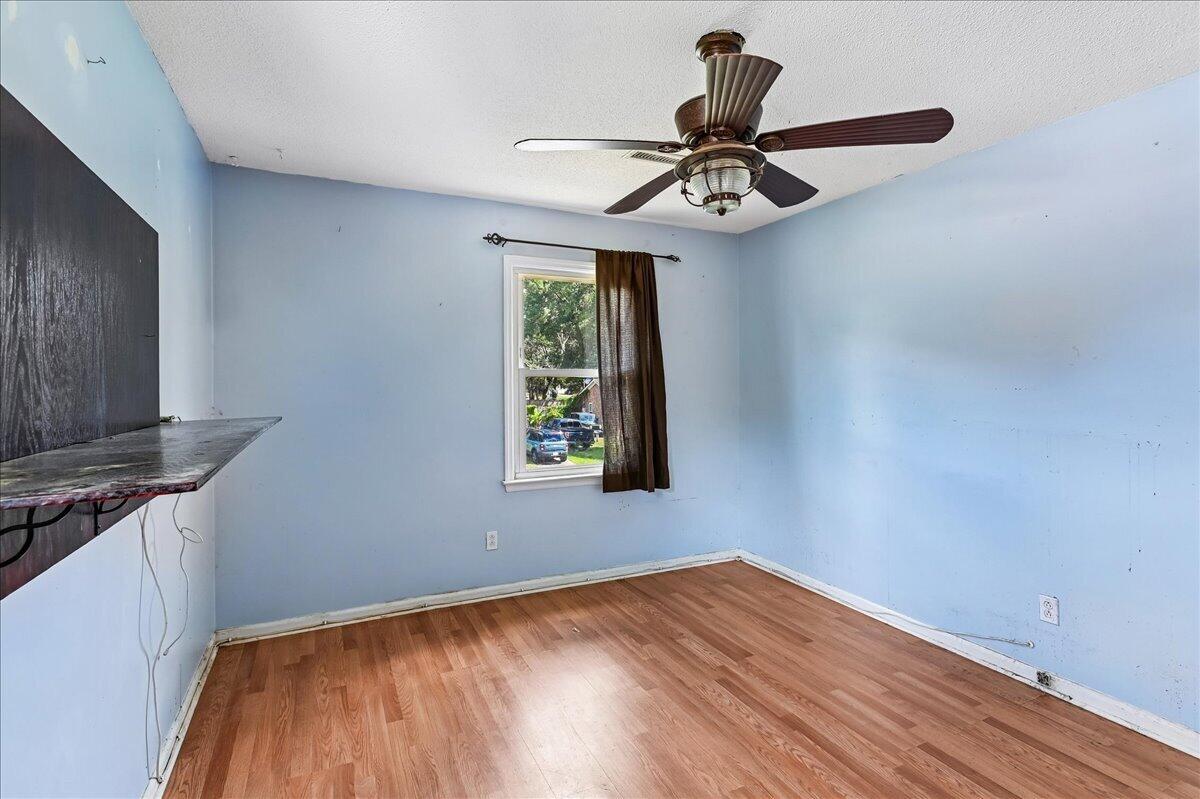 1263 Honeysuckle Lane