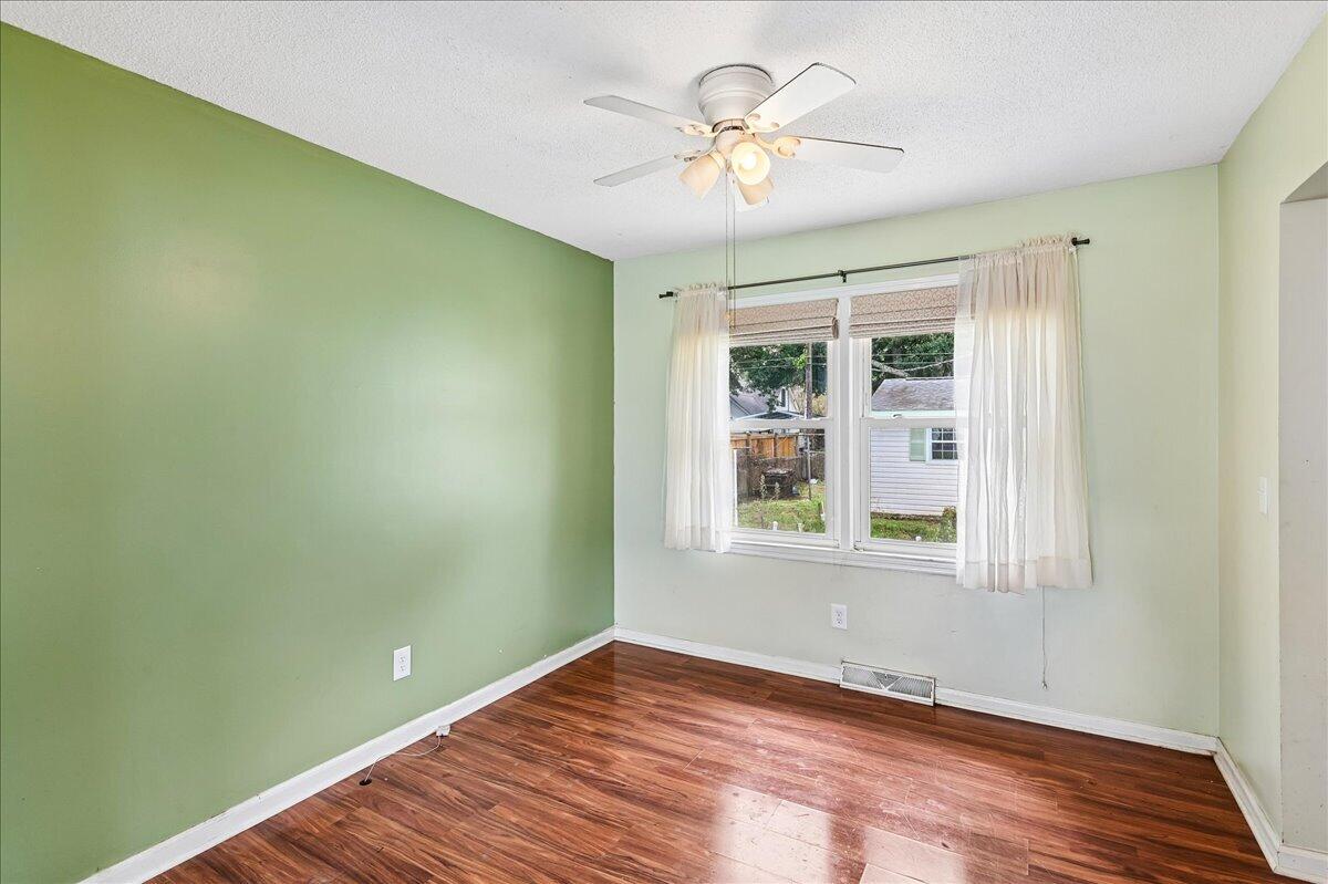 1263 Honeysuckle Lane