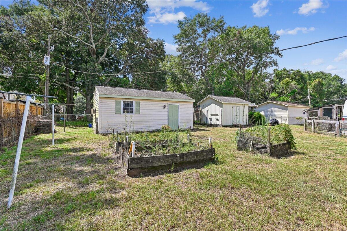 1263 Honeysuckle Lane