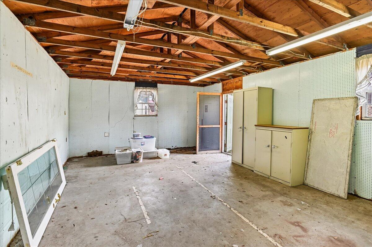 1263 Honeysuckle Lane