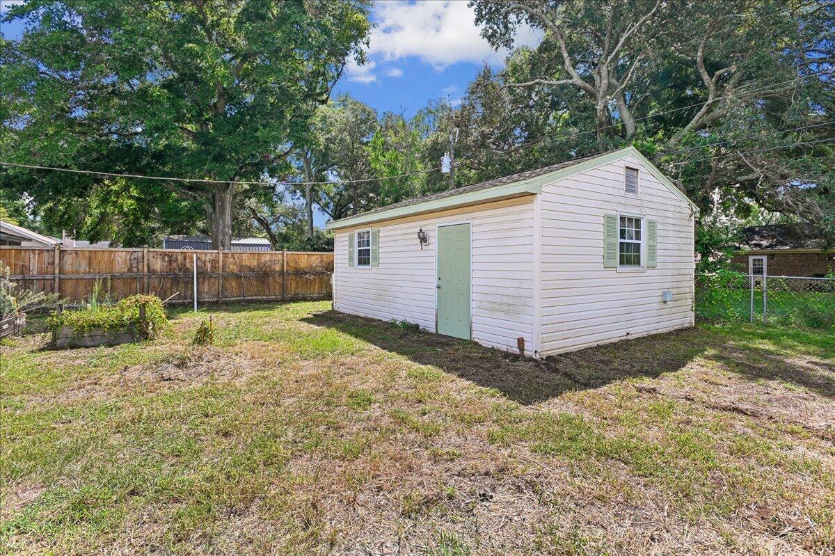 1263 Honeysuckle Lane