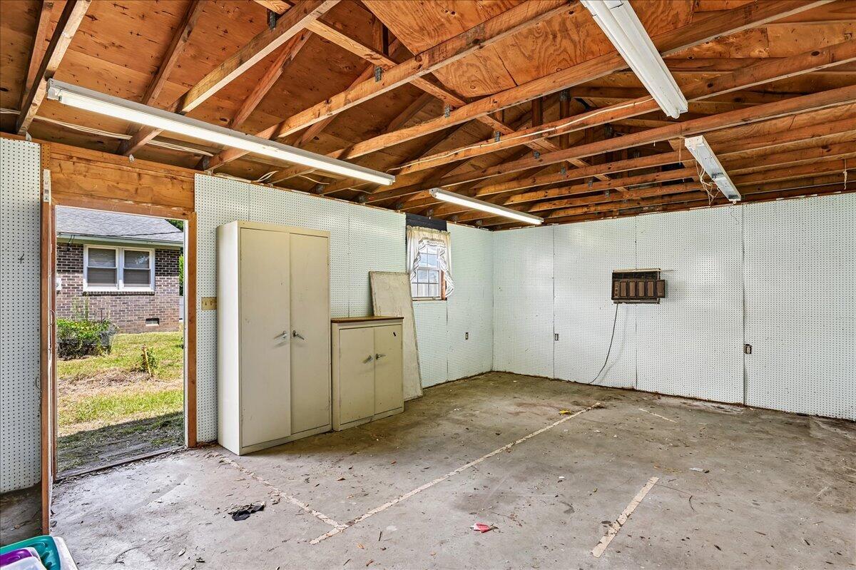1263 Honeysuckle Lane
