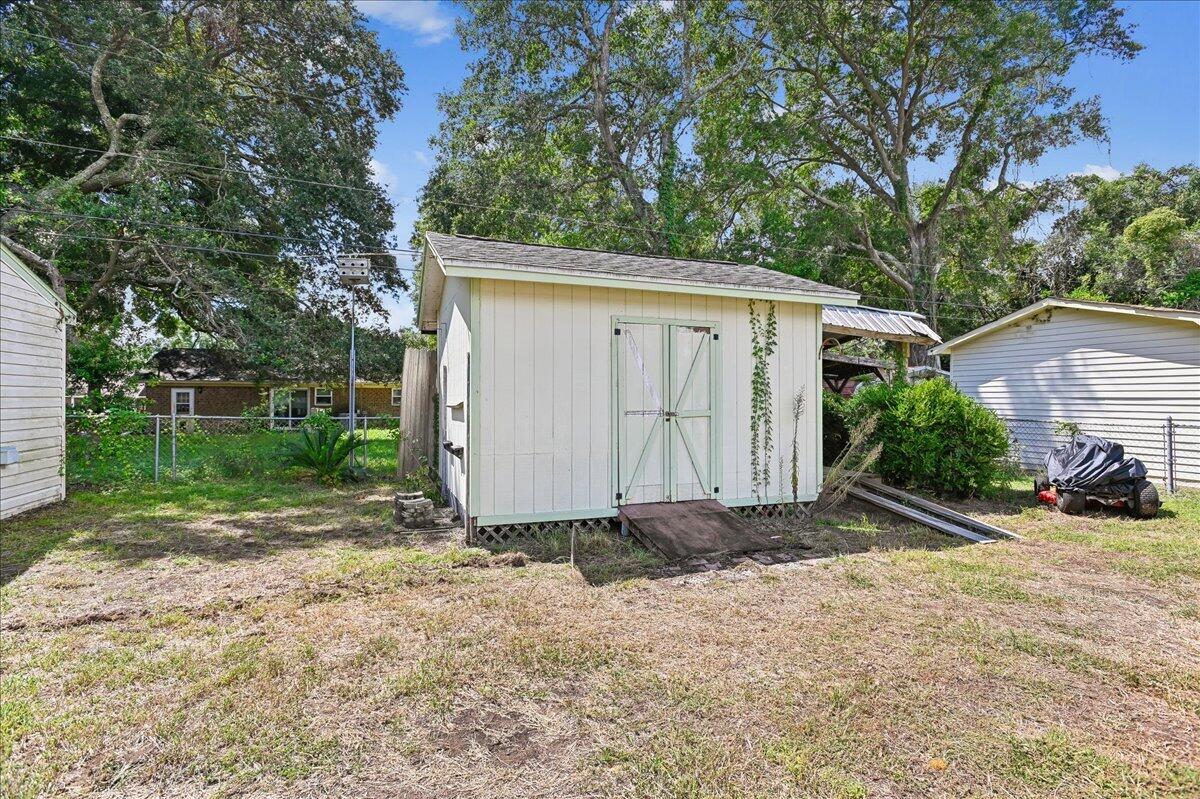 1263 Honeysuckle Lane