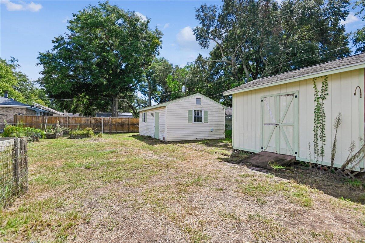 1263 Honeysuckle Lane