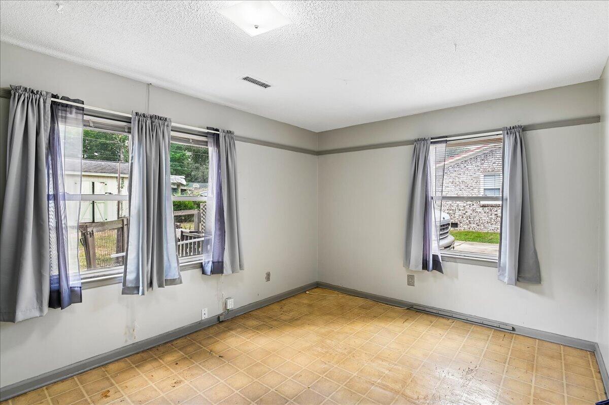 1263 Honeysuckle Lane
