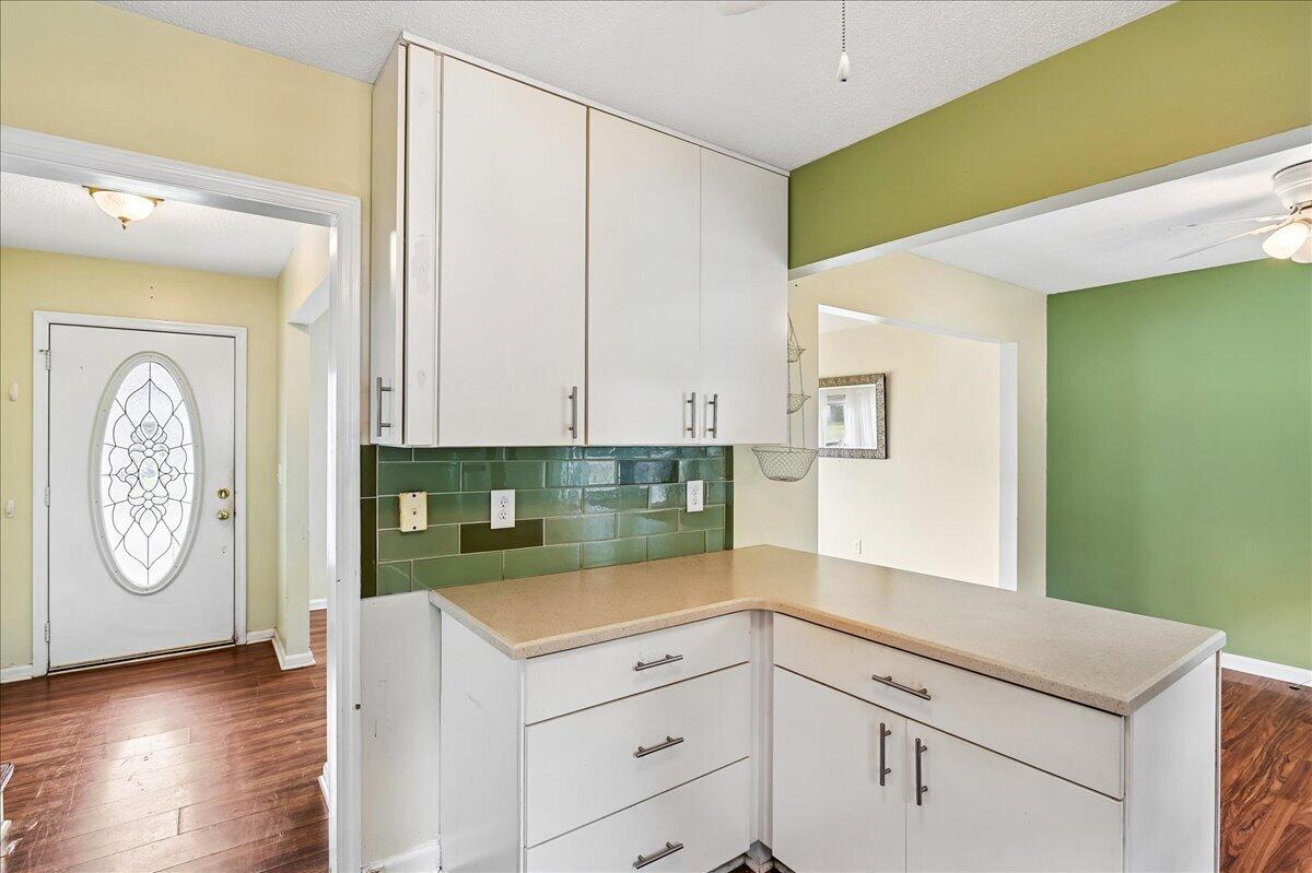 1263 Honeysuckle Lane