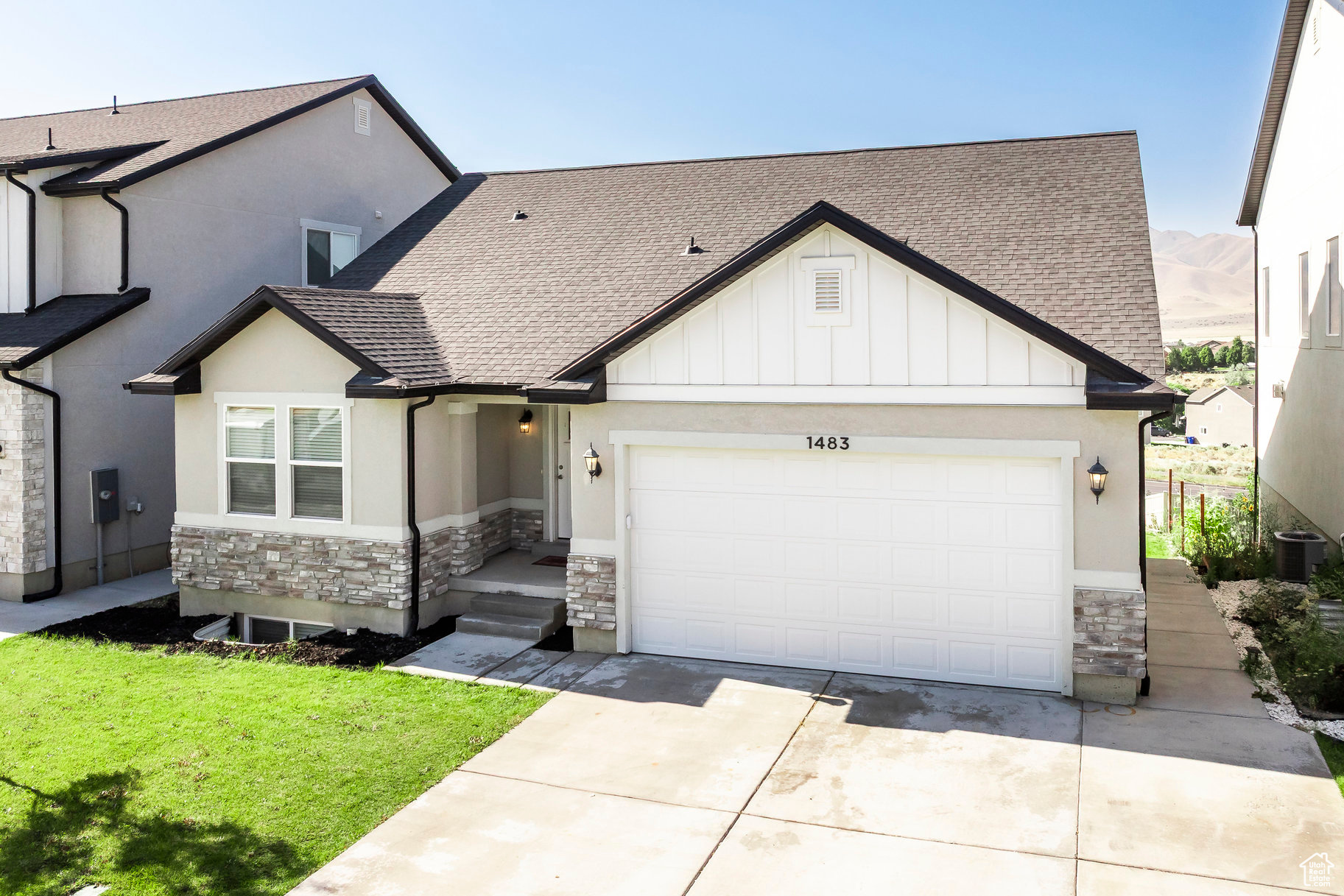 1483 W STONE GATE DR