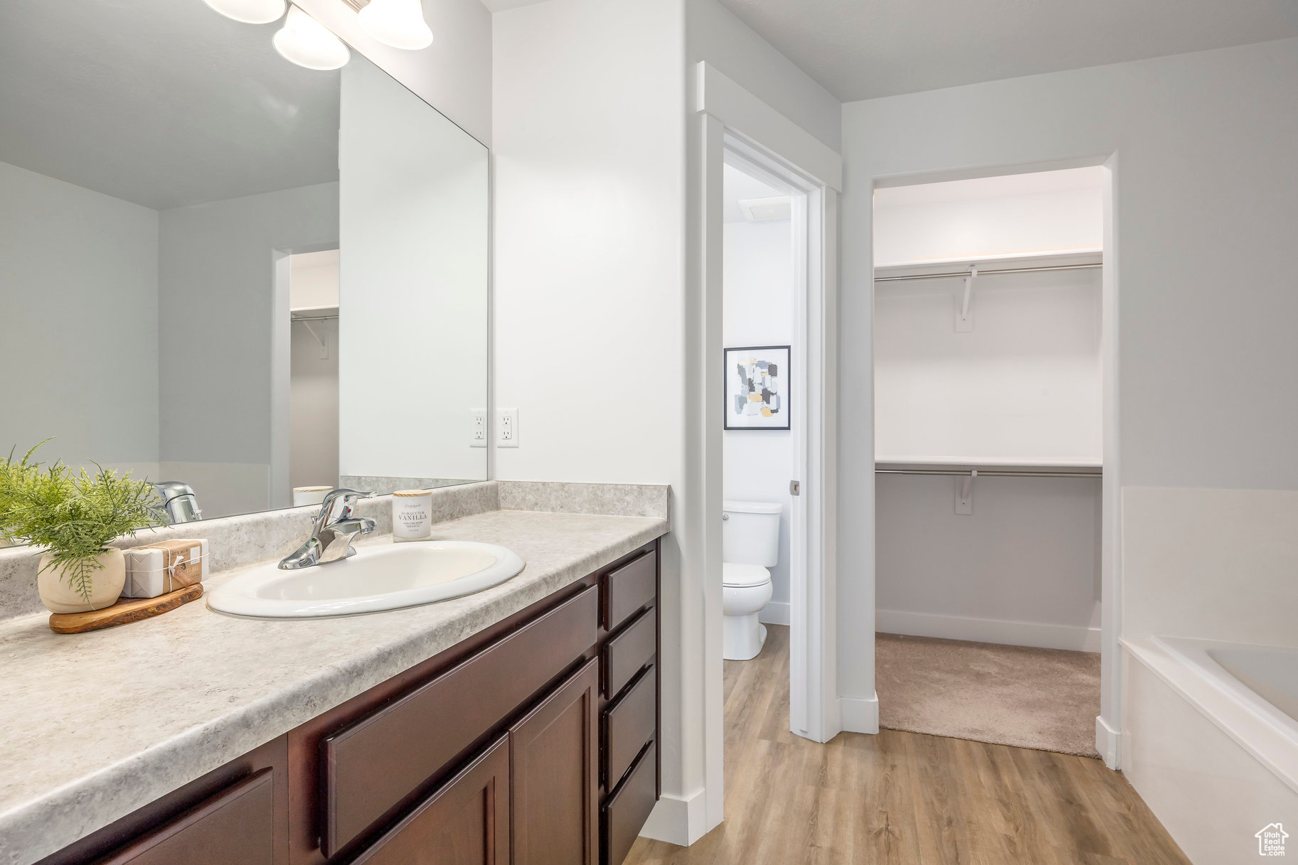 1483 W STONE GATE DR