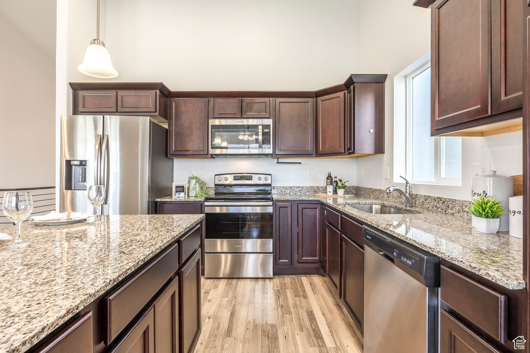 1483 W STONE GATE DR
