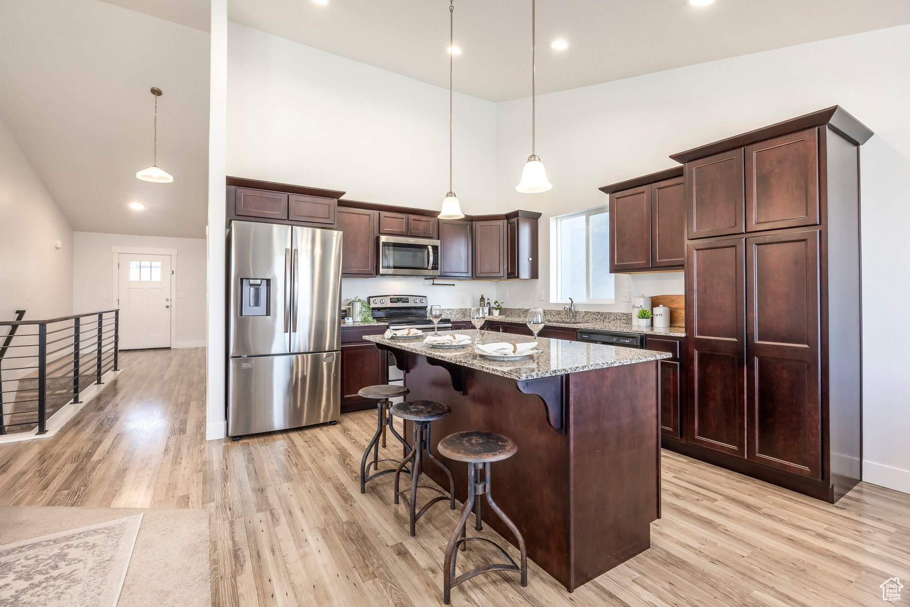 1483 W STONE GATE DR