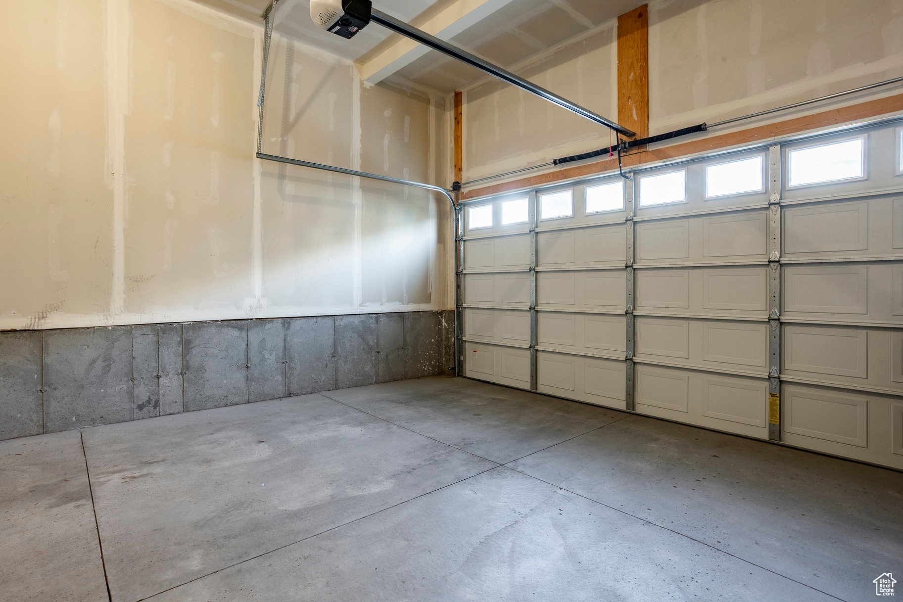 1629 N 3860 W
