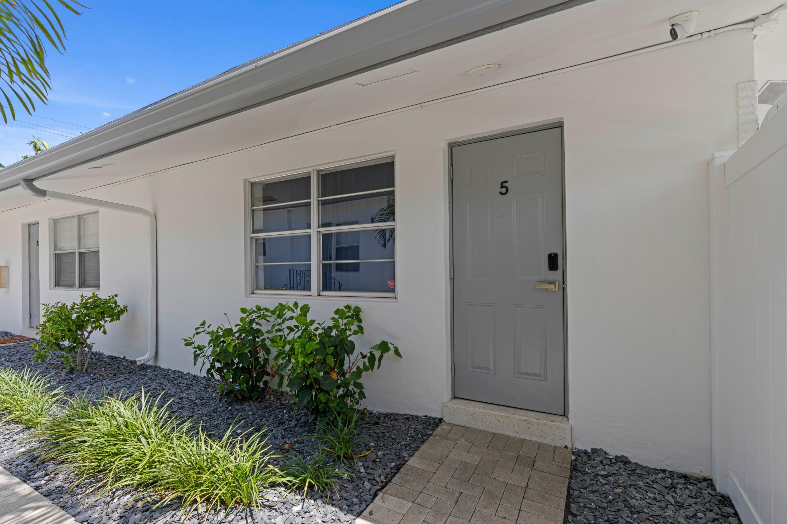 1301 NE 16TH Terrace 1-9