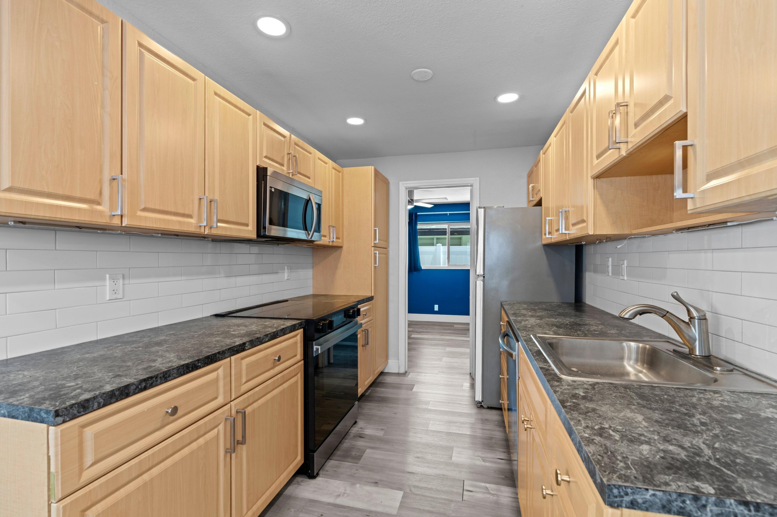1301 NE 16TH Terrace 1-9