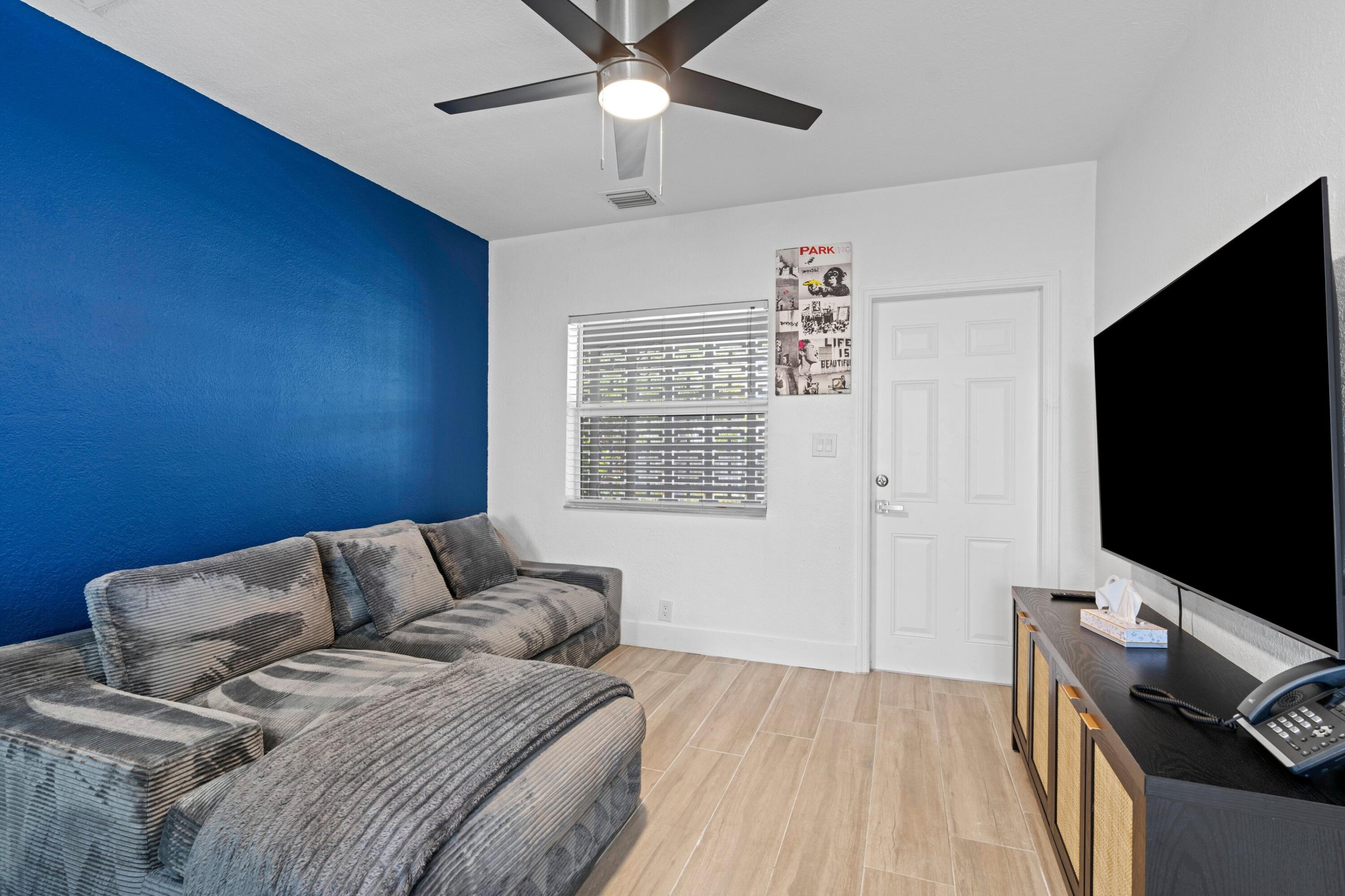 1301 NE 16TH Terrace 1-9