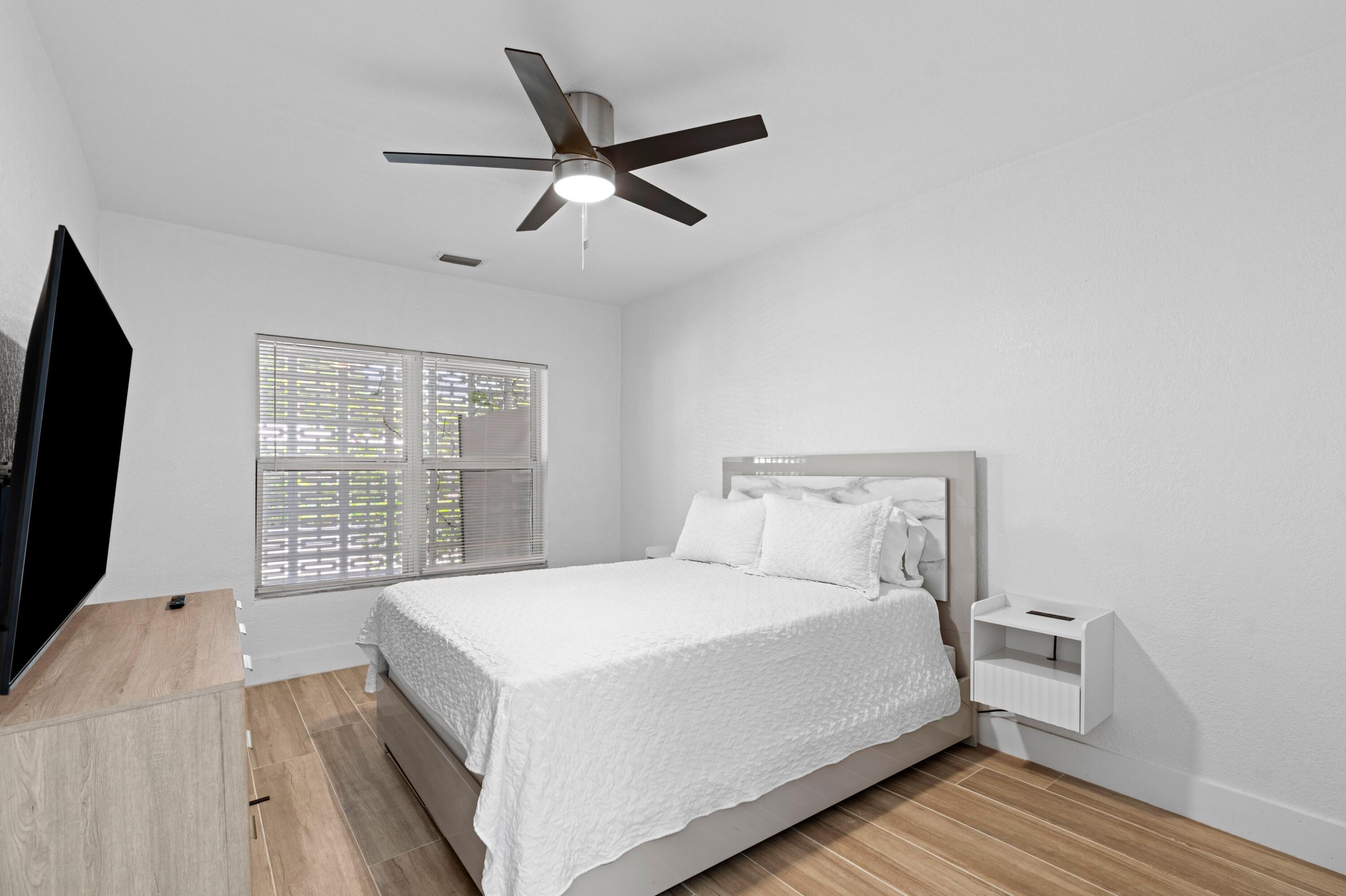 1301 NE 16TH Terrace 1-9
