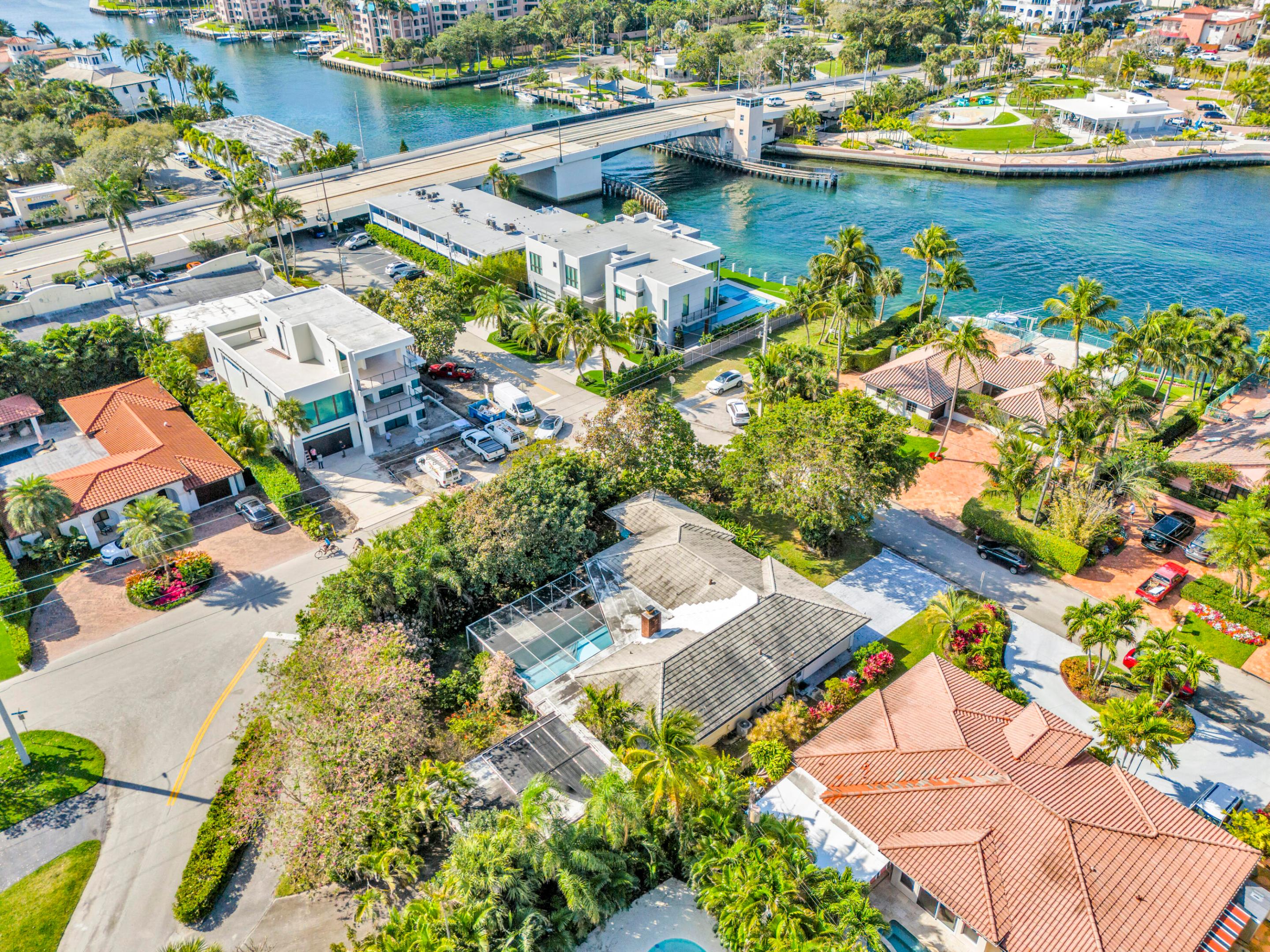 100 NE Spanish Trail