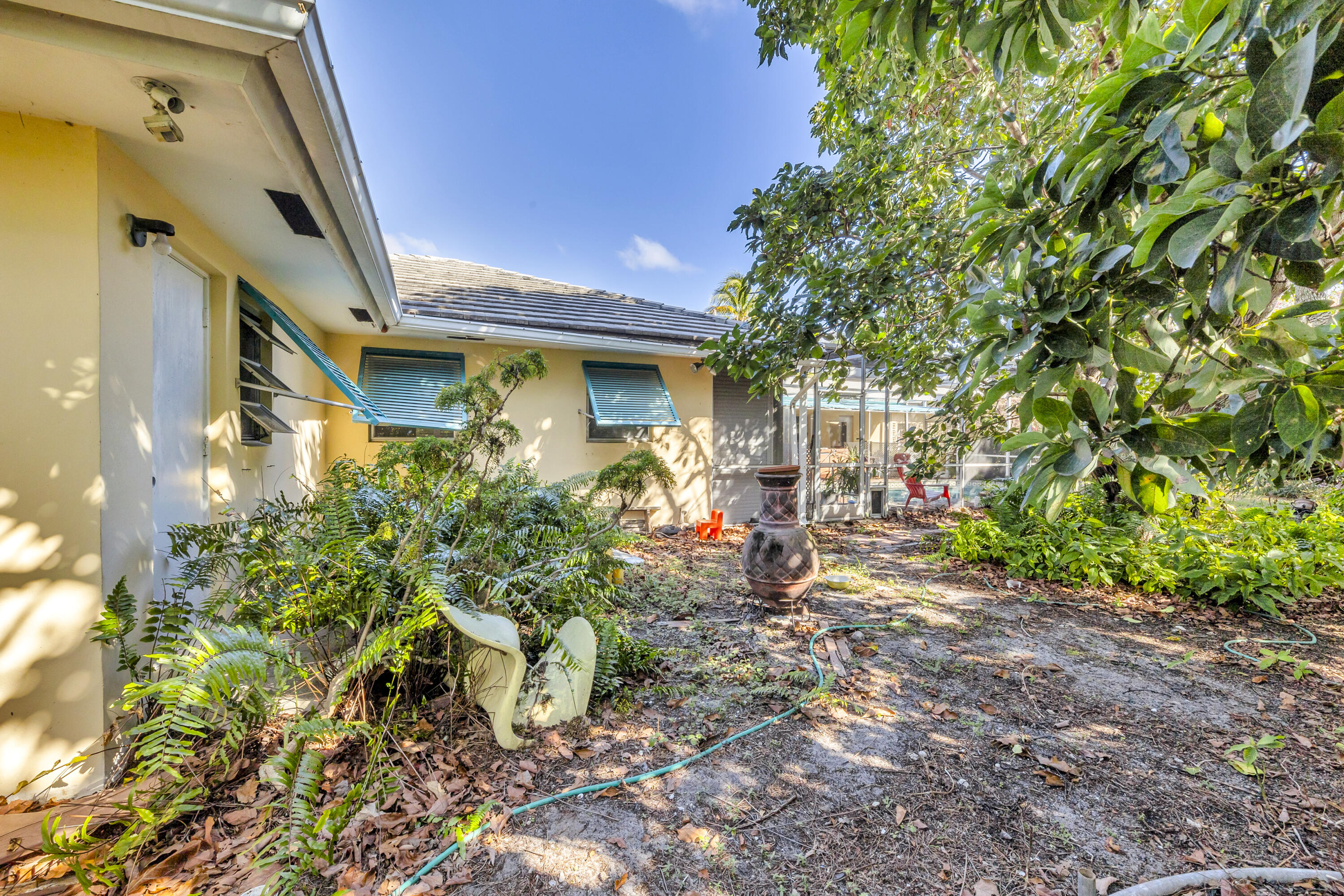 100 NE Spanish Trail