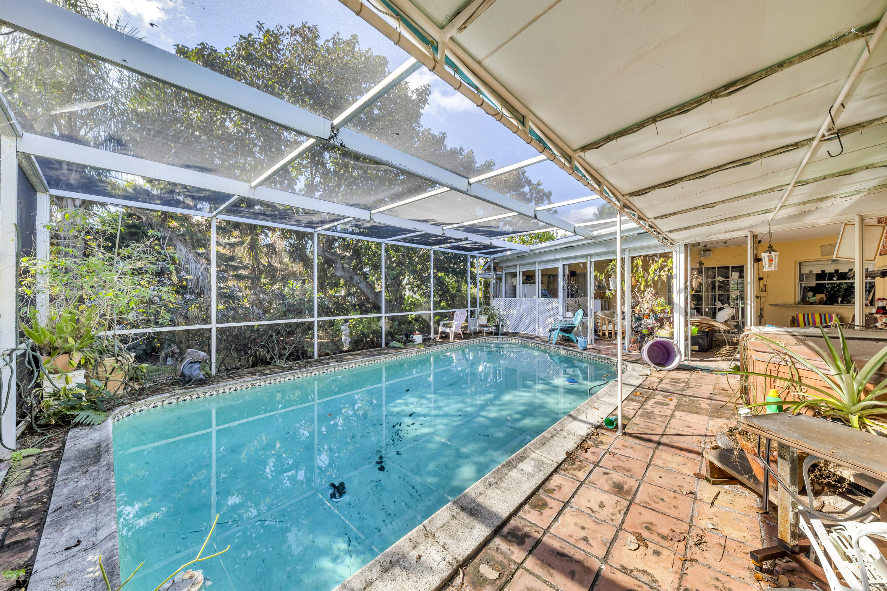 100 NE Spanish Trail