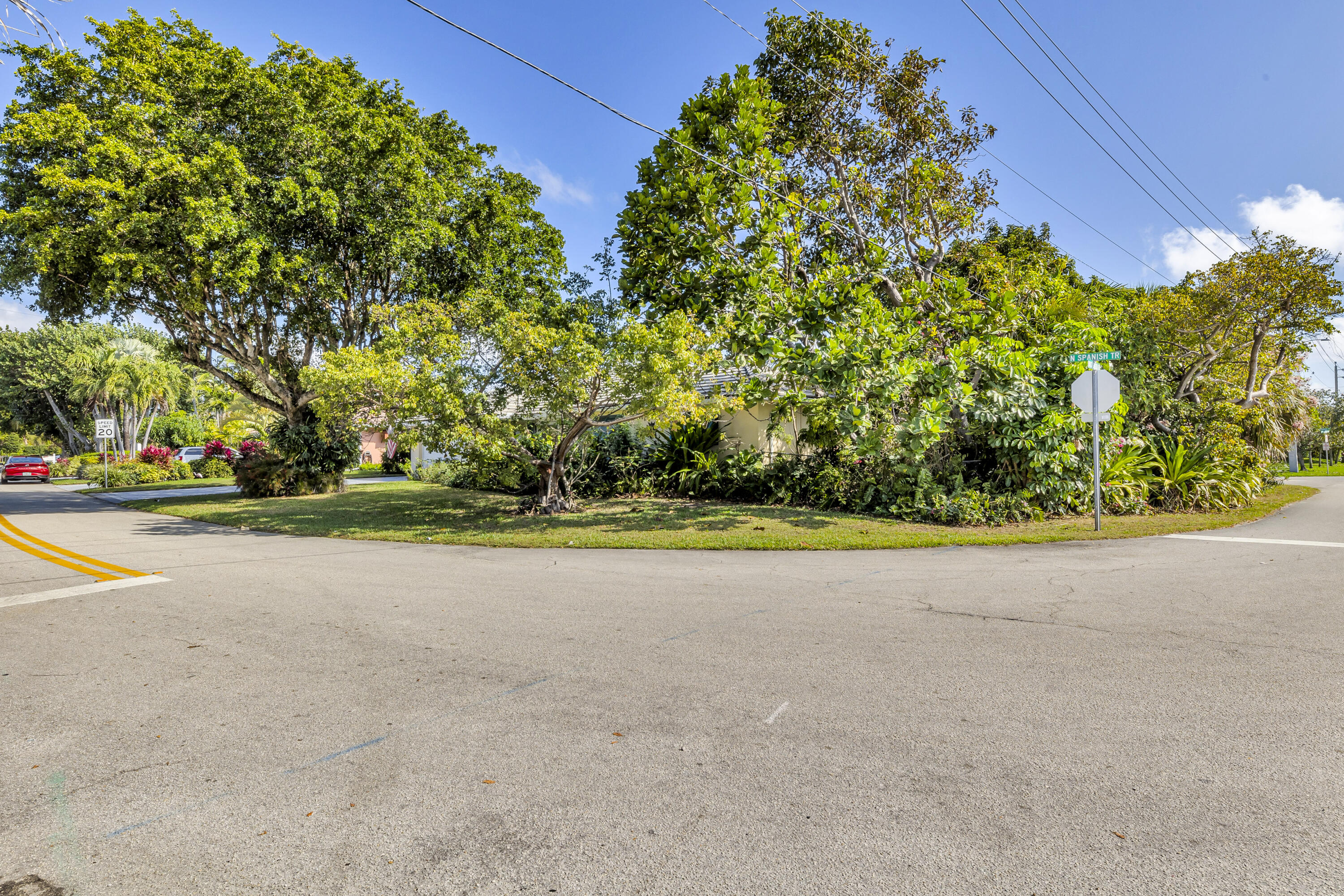 100 NE Spanish Trail