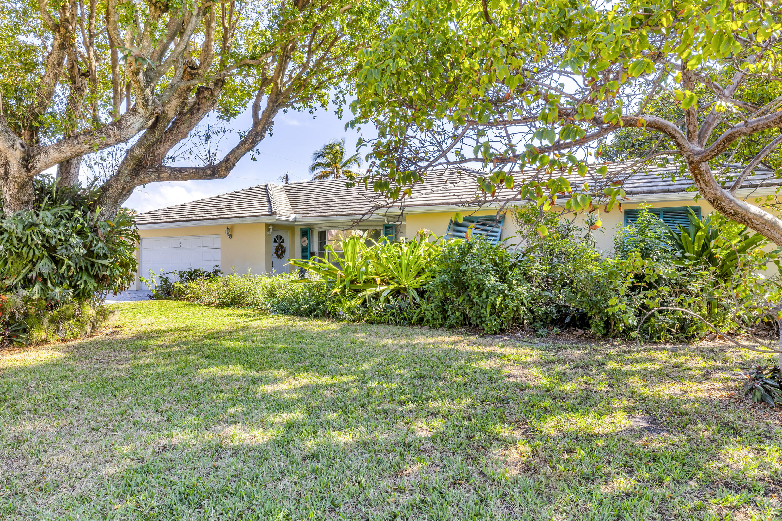 100 NE Spanish Trail