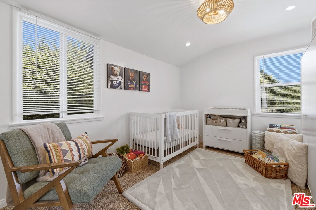 5208 Woodman Ave. Ave