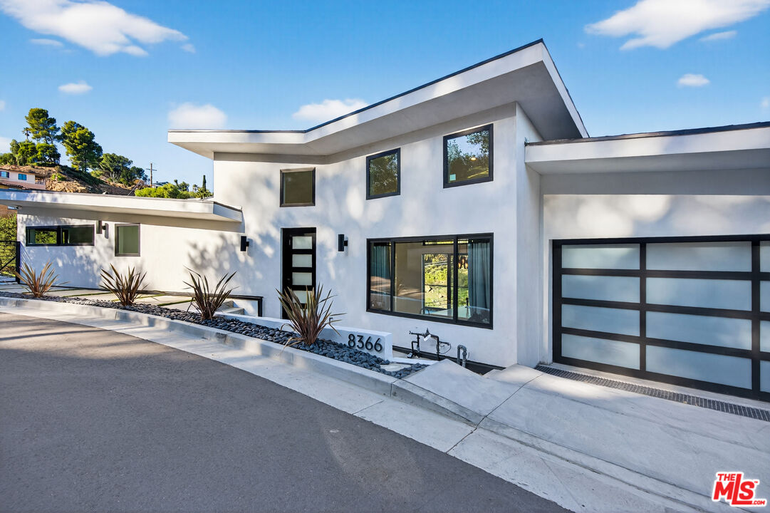 8366 Hillcroft Dr