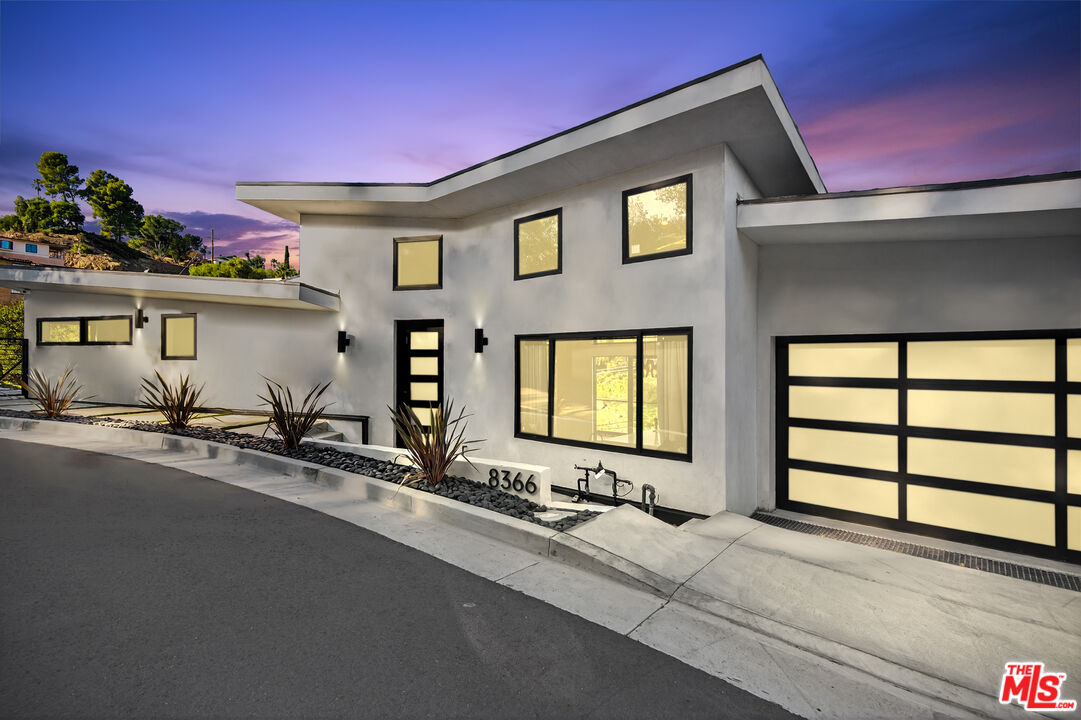 8366 Hillcroft Dr