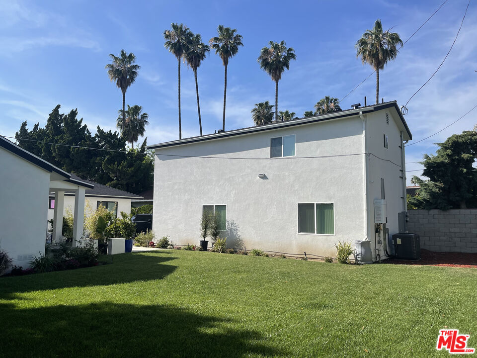 6652 Orion Ave