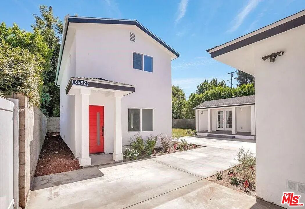 6652 Orion Ave