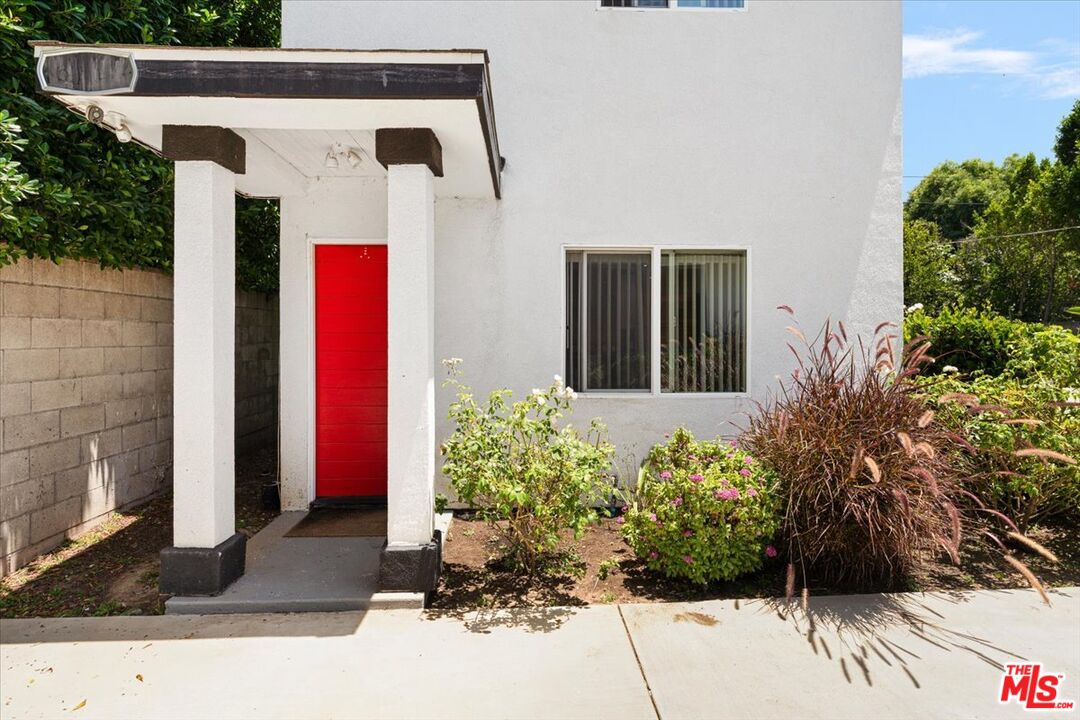 6652 Orion Ave