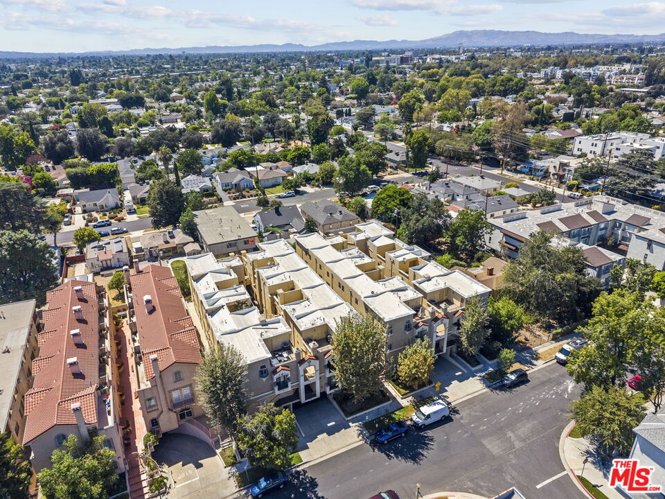 5727 Camellia Ave Unit: 108
