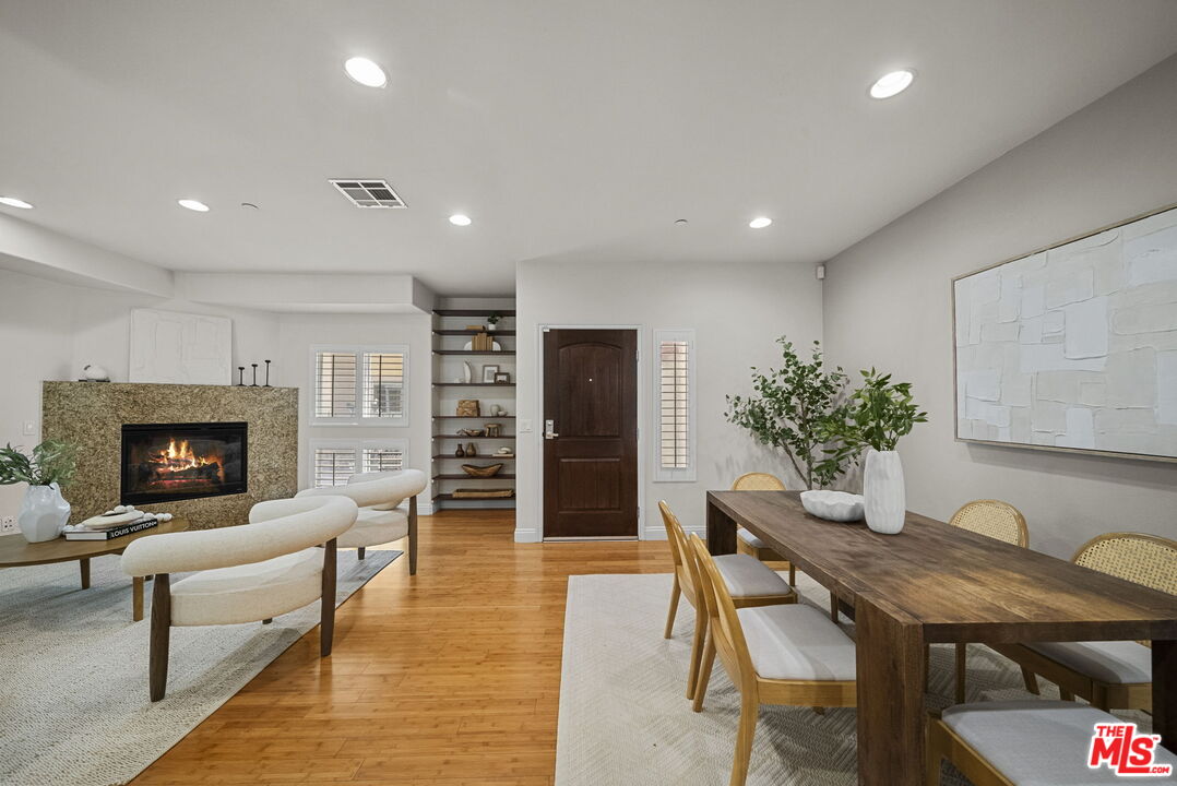 5727 Camellia Ave Unit: 108