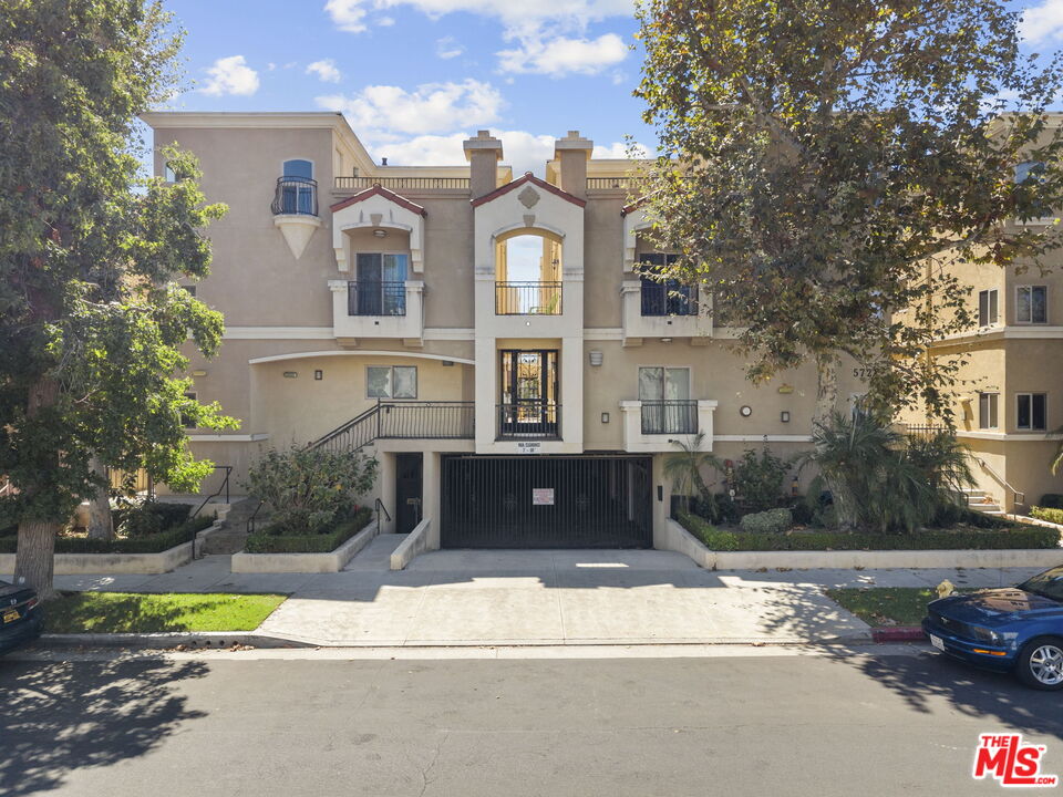 5727 Camellia Ave Unit: 108