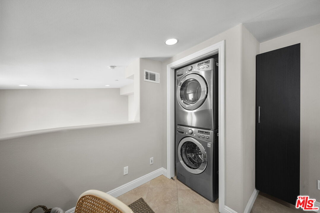 5727 Camellia Ave Unit: 108