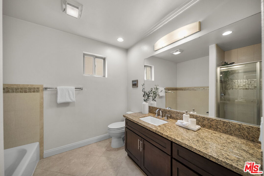 5727 Camellia Ave Unit: 108