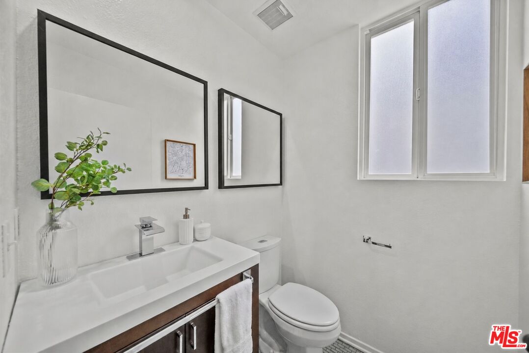 12515 Pacific Ave Unit: 208
