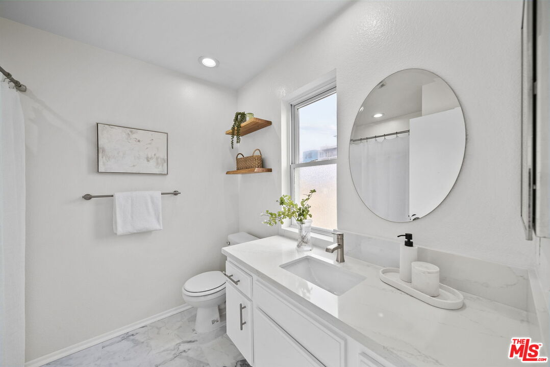 12515 Pacific Ave Unit: 208